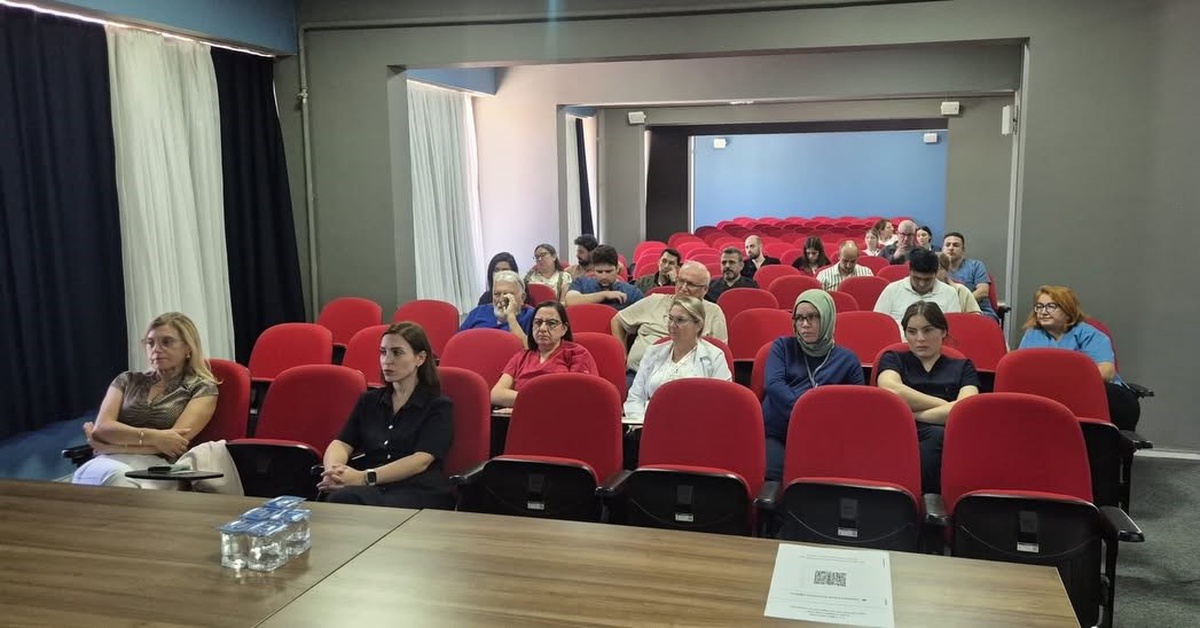Uzm. Dr. Merve Kılınç, Söke\'de sağlık personeline diyabet protokolü eğitimi verdi.