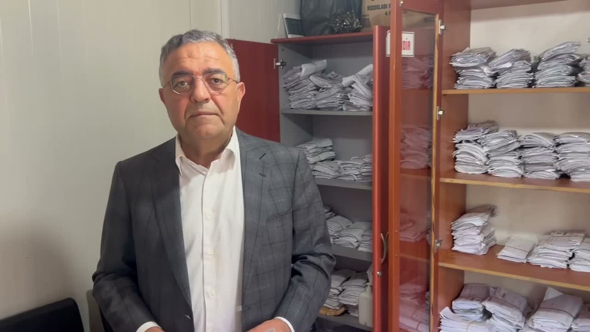 Tanrıkulu\'na göre muhtarlığa gelen dosyaların yüzde 90\'ı icra tebligatından oluşuyor