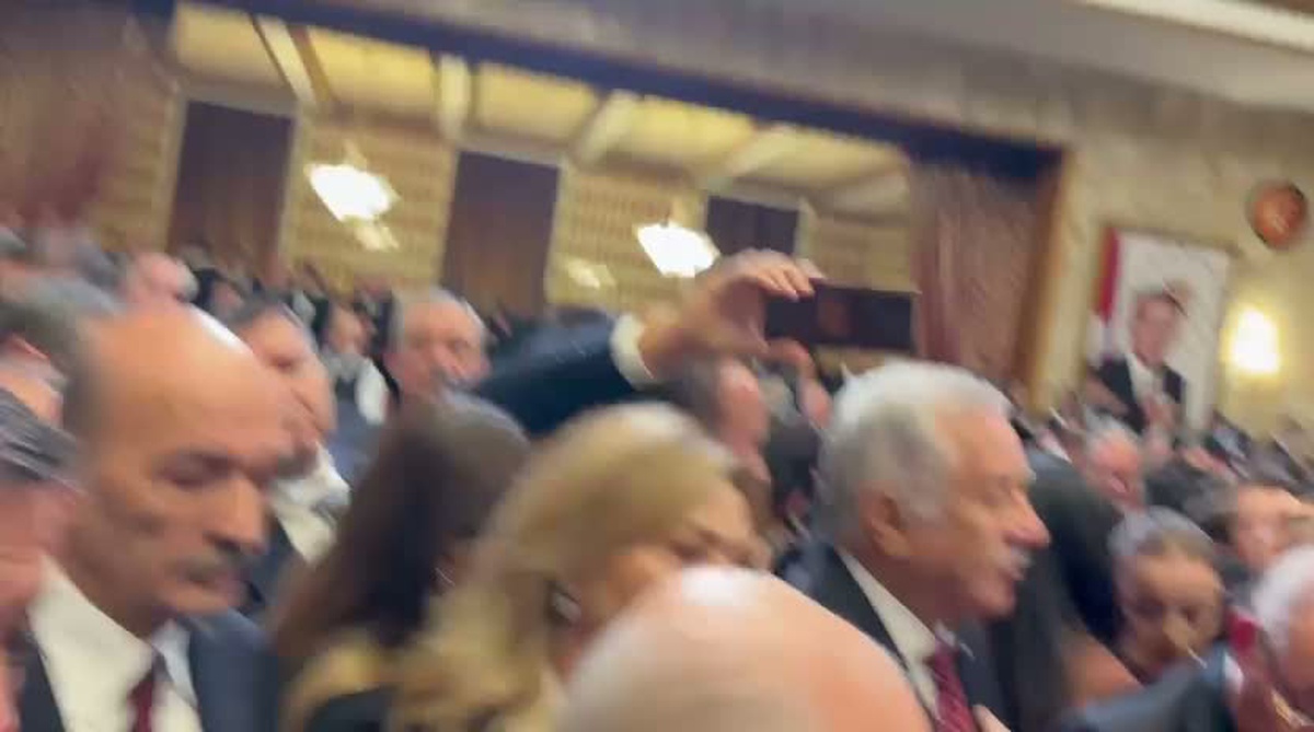 TBMM’de yeni yasama yılı açılış resepsiyonu… Bahçeli\'den YENİ Parti\'nin Genel Kurul\'daki protestosuna ilişkin: "Siyasi açıdan doğru olmadı"