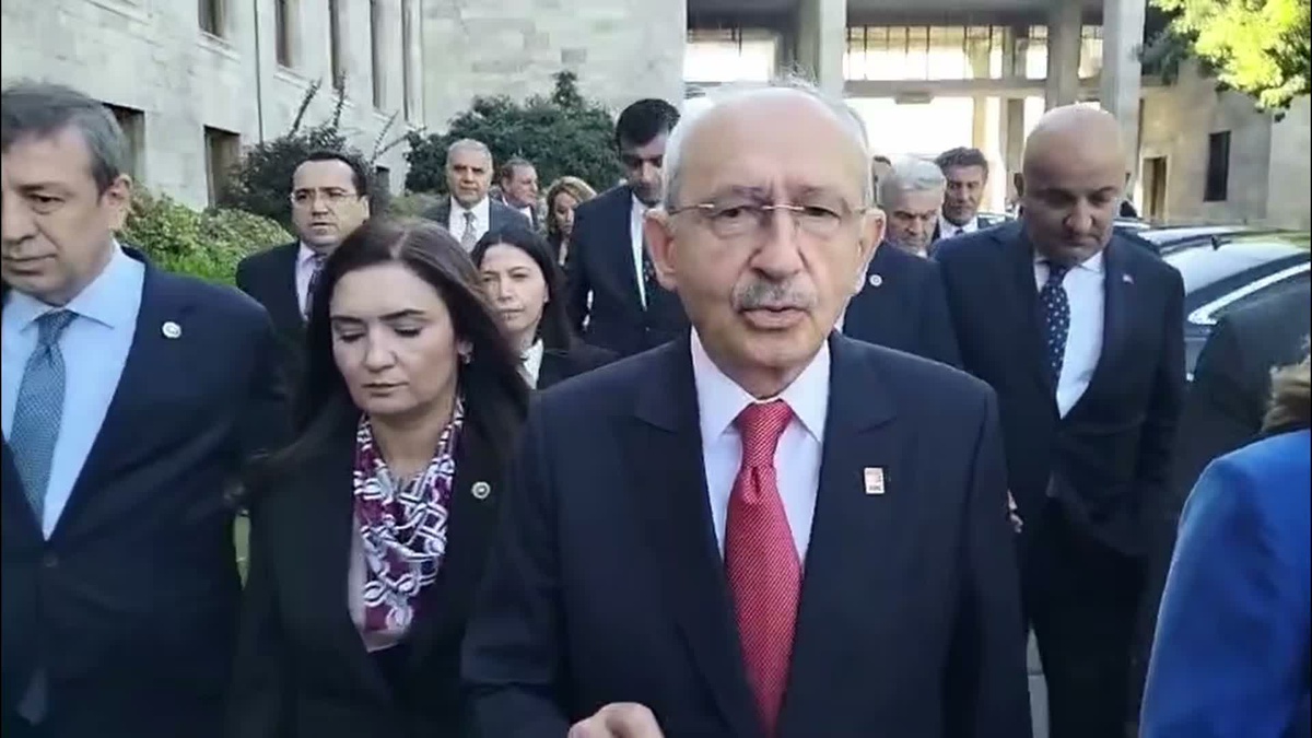 TBMM\'de yeni yasama yılı törenle açıldı... Kemal Kılıçdaroğlu: "Hiçbir belediye başkanı soruşturma aşamasında tutuklanmamalı"