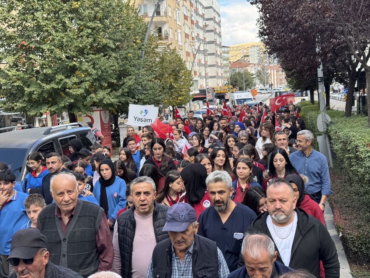 Samsun, Çankırı ve Kastamonu\'da Yaşlılar Günü için farkındalık yürüyüşü yapıldı