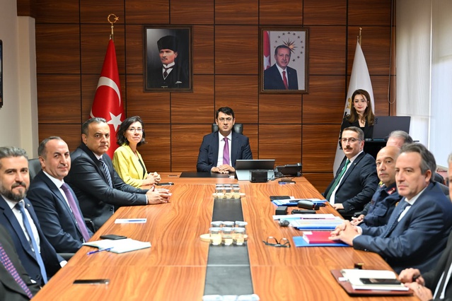 Vali Kartal başkanlığında Uşak'ta çocukların eğitim güvenliği toplantısı yapıldı