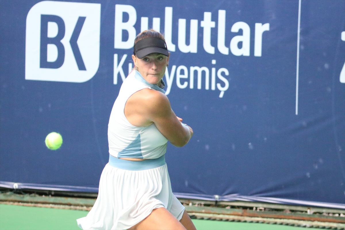 WTA 125 Adana Open\'da tek Türk çifti Aksu-Mert, Rus rakiplerine 2-0 yenilerek elendi