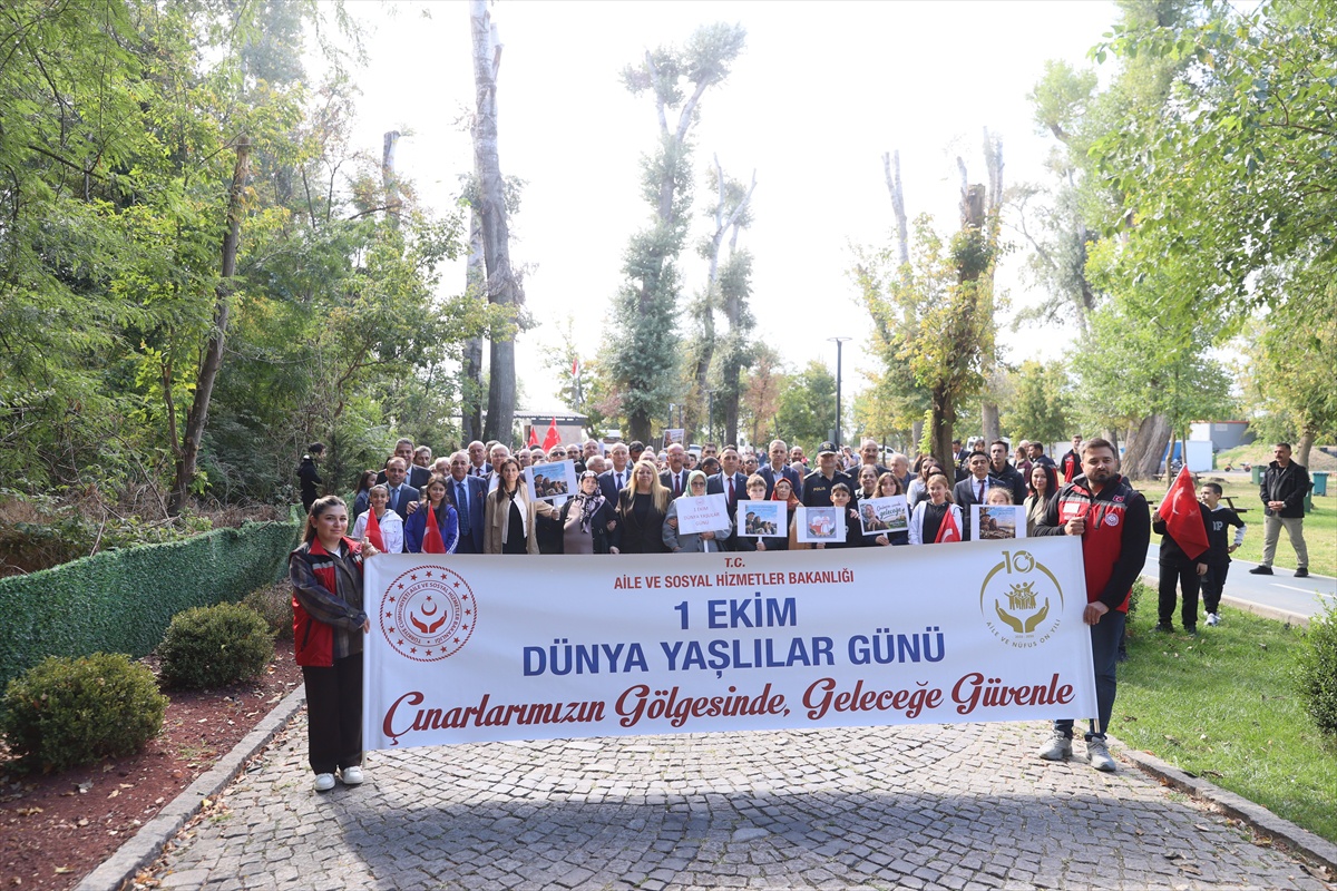 Edirne, Kırklareli ve Tekirdağ\'da Yaşlılar Günü yürüyüşüne huzurevi sakinleri katıldı