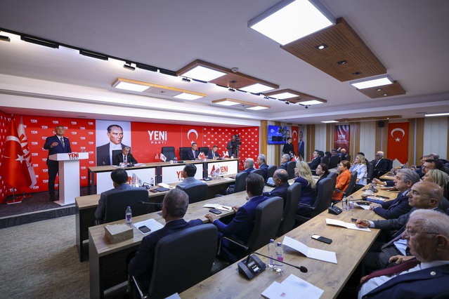 YENİ Parti'nin 91 milletvekili, borsa fon krizi ve Mekke Anlaşması'nı görüştü