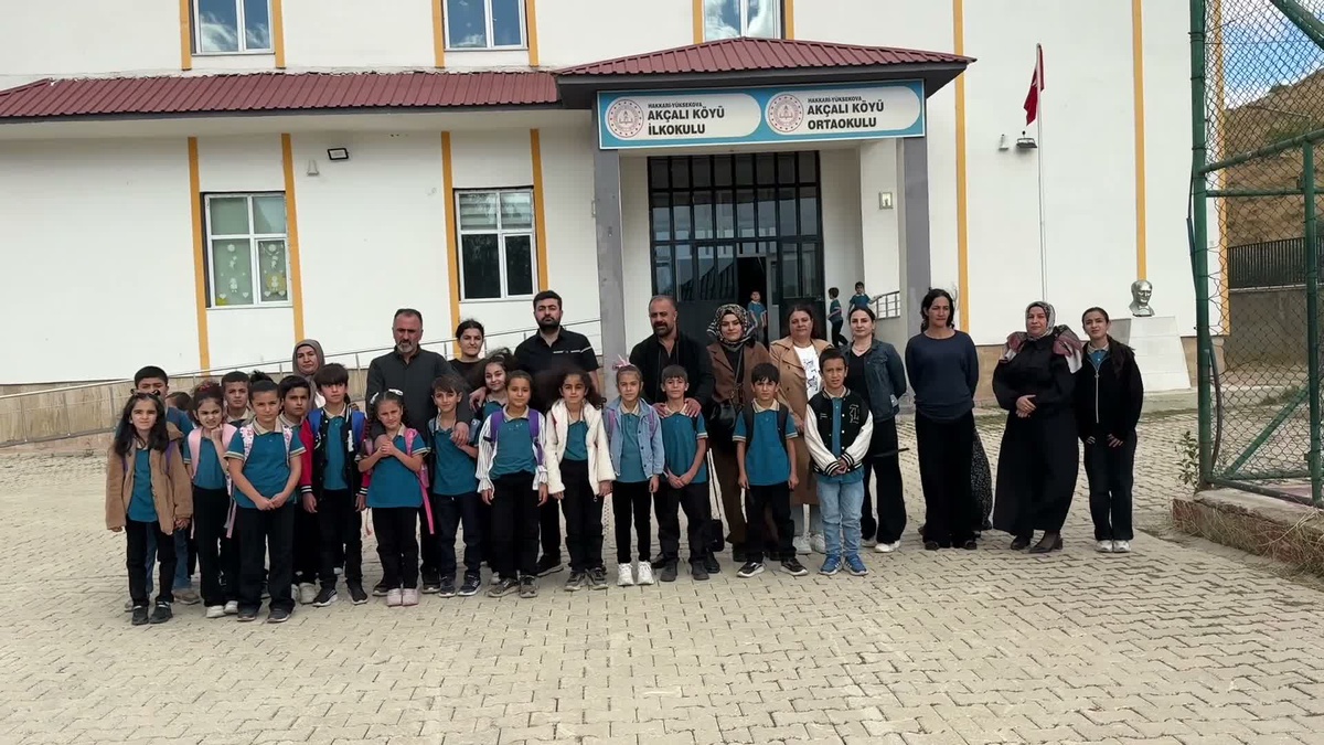 Yüksekova Akçalı\'da öğretmen eksikliği 1-2 ve 3-4 sınıflarını birleştirdi