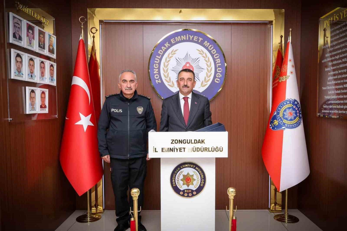 Zonguldak Valisi Hacıbektaşoğlu, Emniyet Müdürü Kaba\'ya hayırlı olsun dedi