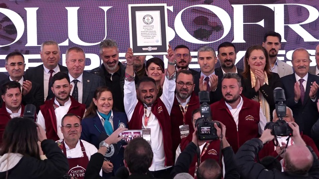 Afyonkarahisar'da 247 metre 68 santimetrelik Anadolu Sofrası Guinness'e girdi