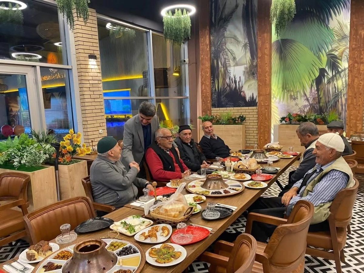Ağrı\'da huzurevi sakinleri, Yaşlılar Günü\'nde İl Müdürü Baki ile bir araya geldi