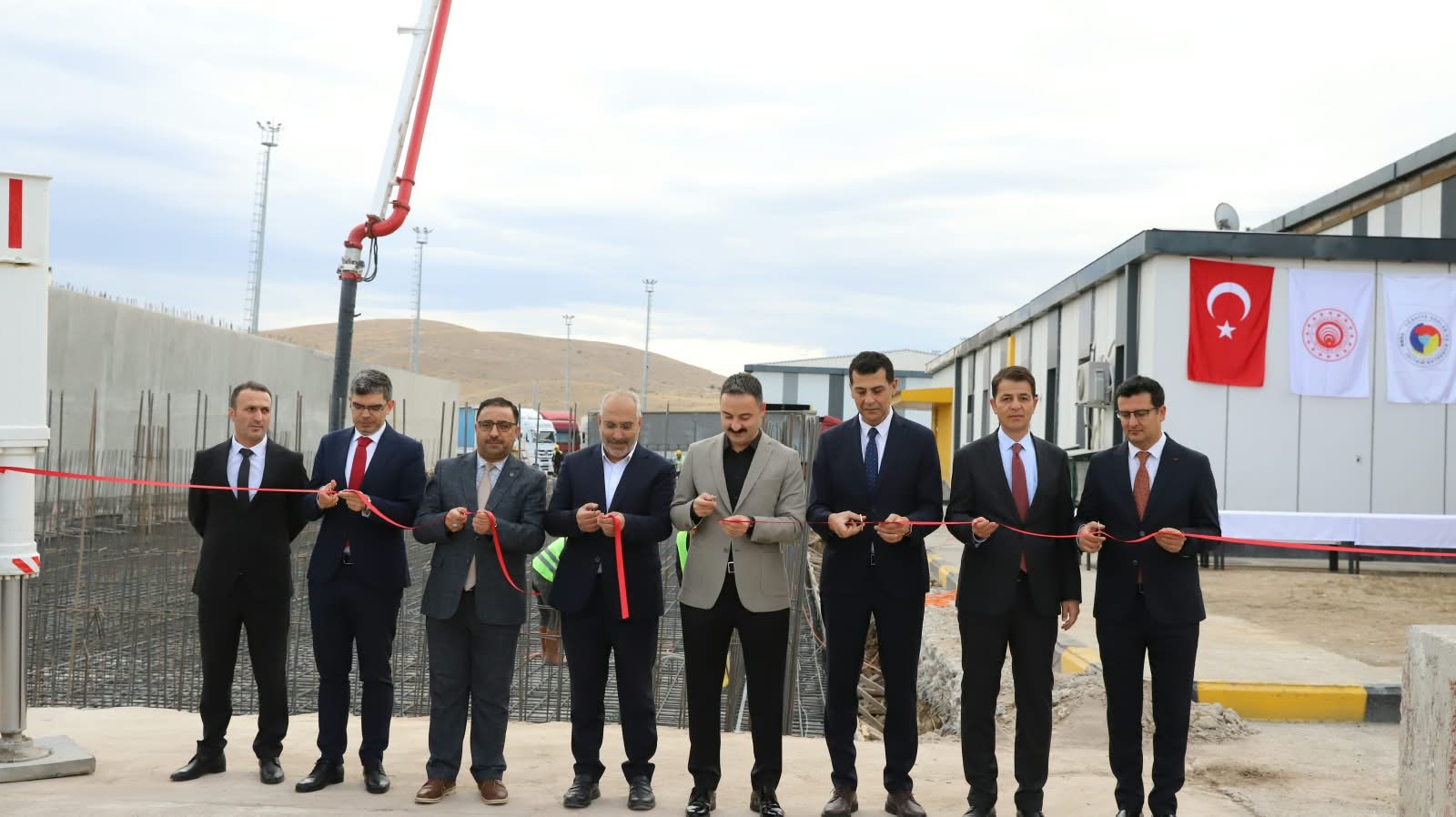 Ağrı Gürbulak'ta yarı sabit X-RAY temeli atıldı, 2 ayda hizmete alınması planlanıyor