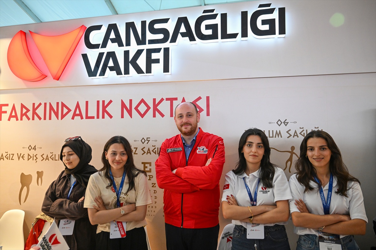 AK Partili Büyükgümüş, Şanlıurfa TEKNOFEST\'te nesilleri bir arada görünce mutlu oldu