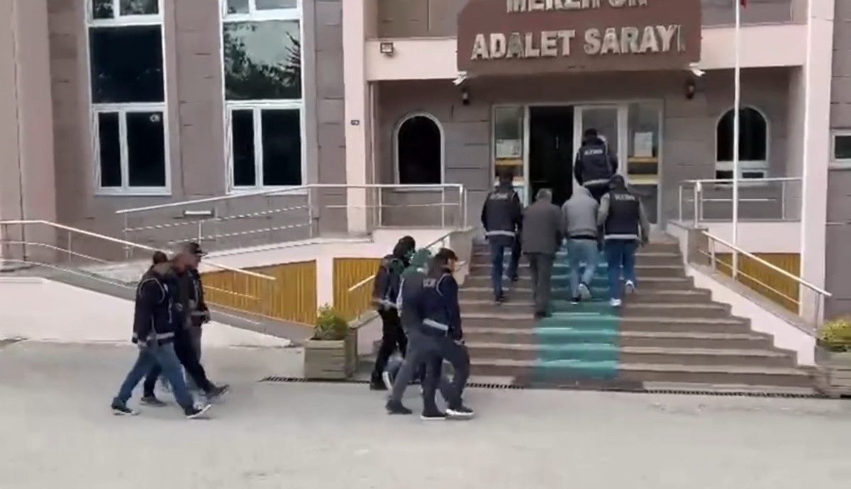 Amasya\'da av bayilerine baskında 58 bin 372 fişek ele geçirildi, 2 şüpheli tutuklandı