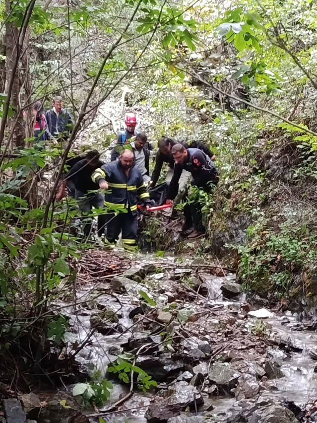 Artvin Yusufeli'de otomobili uçuruma yuvarlanan sürücü hayatını kaybetti