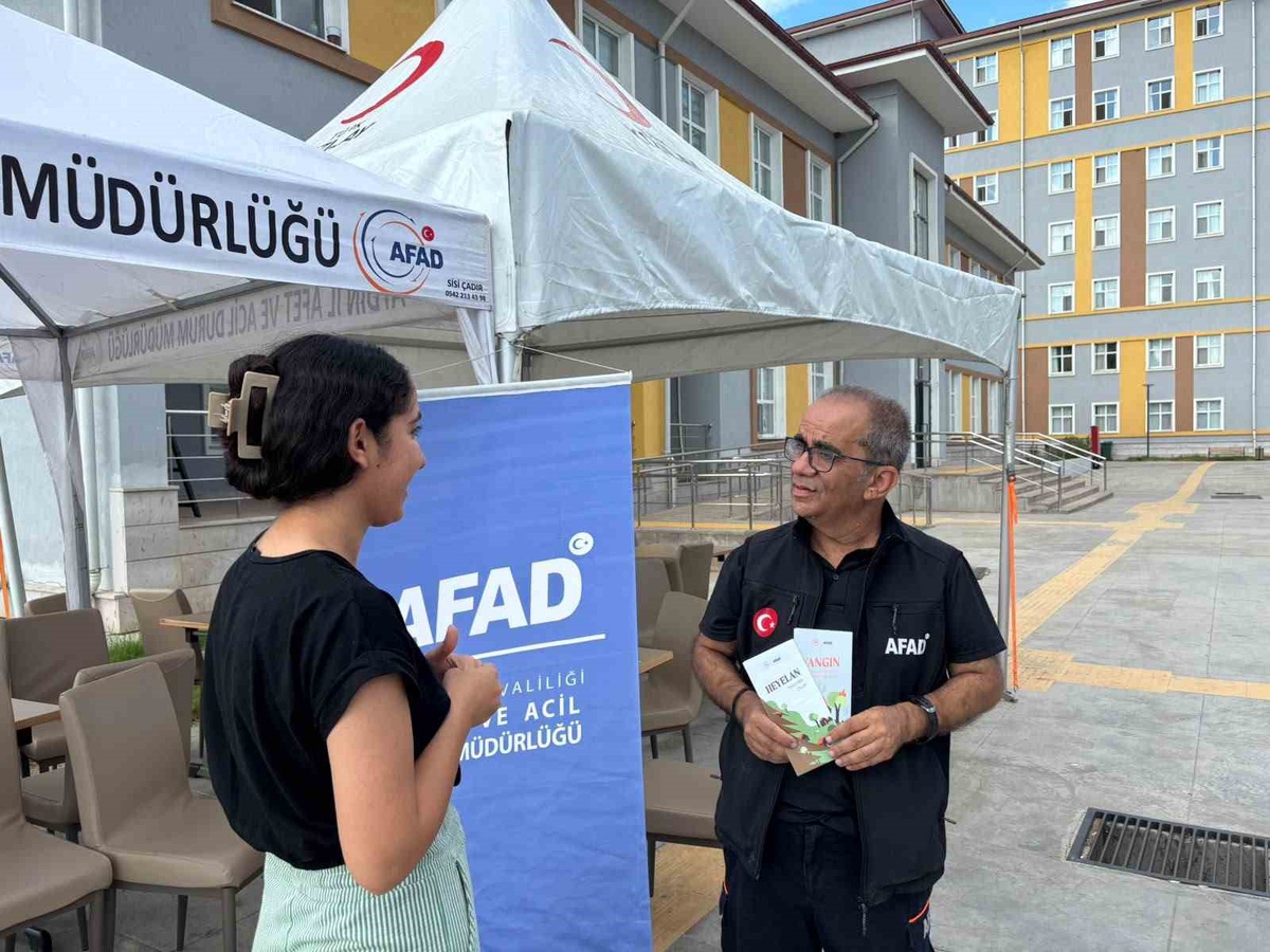 Aydın\'da AFAD, yurtlardaki üniversite öğrencilerine afet farkındalık eğitimi verdi