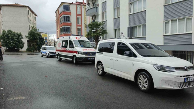 Samsun Bafra'da tüfek ateş alınca saçma camı deldi, apartman sakinleri panik yaşadı