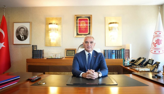 Bakan Ersoy, 35 sinema projesine 12 milyon 325 bin lira destek vereceğini açıkladı