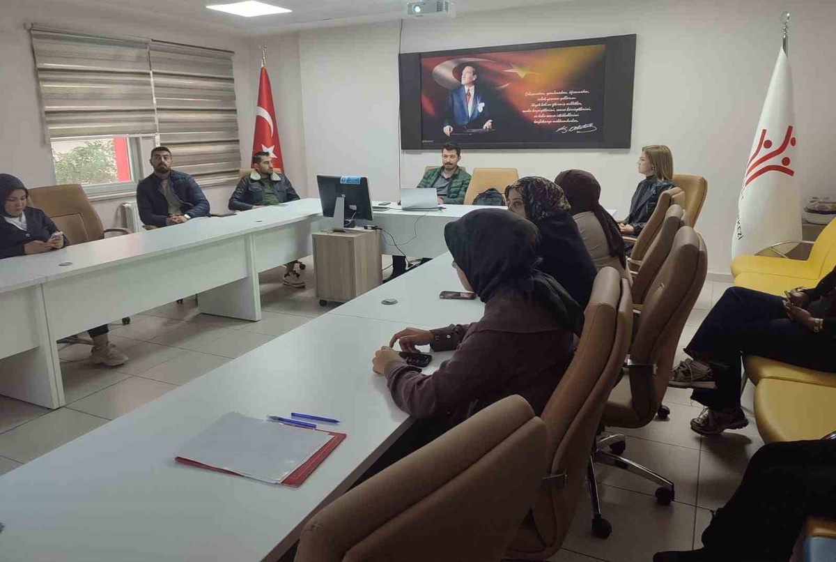 Bayburt\'ta Engelli ve Yaşlı Hizmetleri personeline davranış ve stres eğitimi verildi