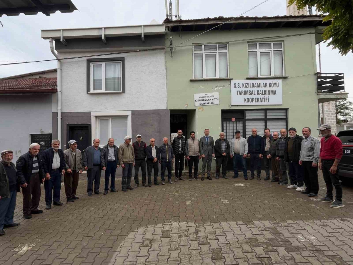 Bilecik İl Tarım ve Orman Müdürü Ayvalık, Kızıldamlar\'da çiftçileri dinledi