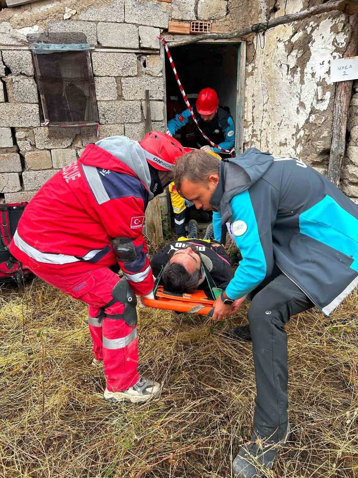 Bilecik UMKE, Eskişehir\'deki 3 günlük bölge tatbikatından tam not aldı