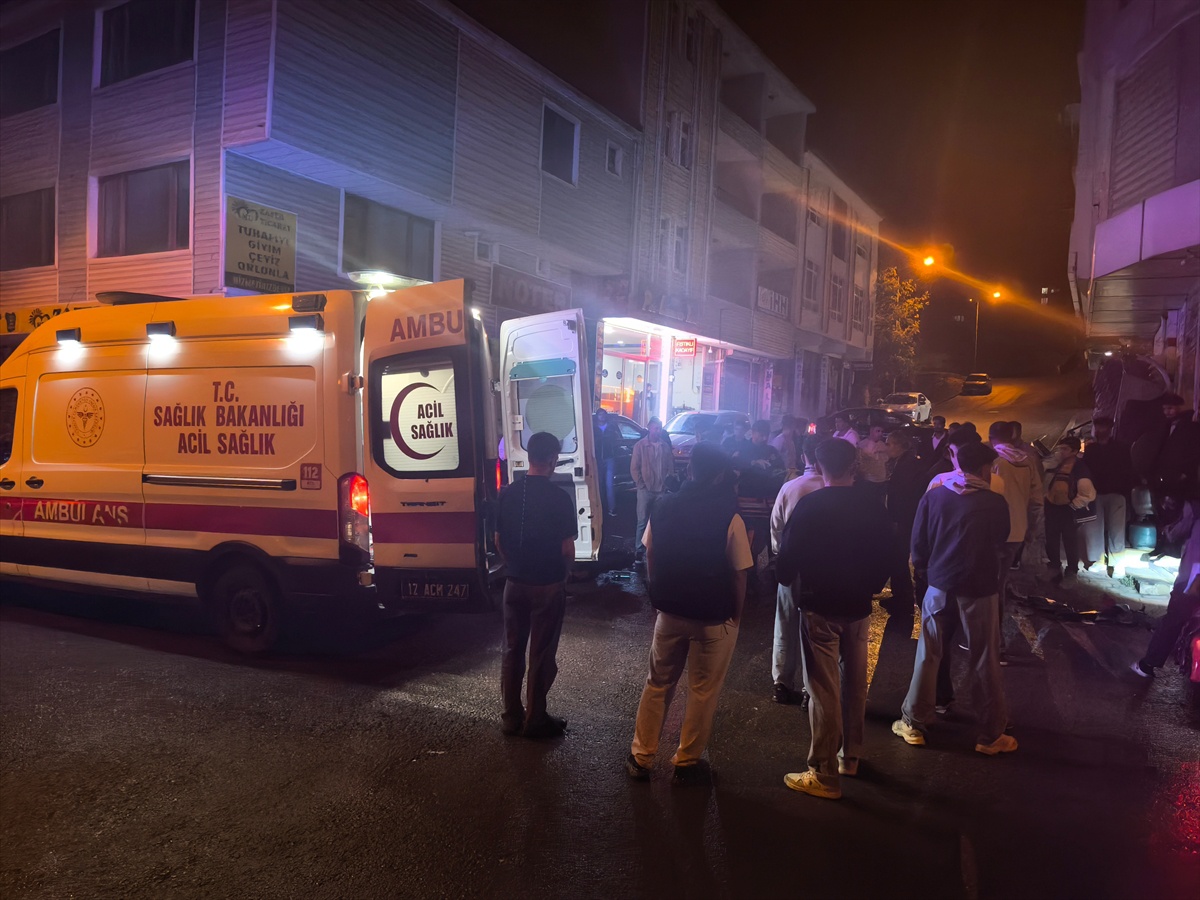 Bingöl Solhan\'da kamyonet ile motosiklet çarpıştı, motosiklet sürücüsü yaralandı