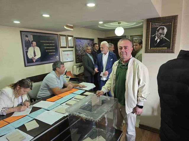 Özgür Önder, Buldan Ticaret Odası başkanlığını 16 oy farkla kazandı