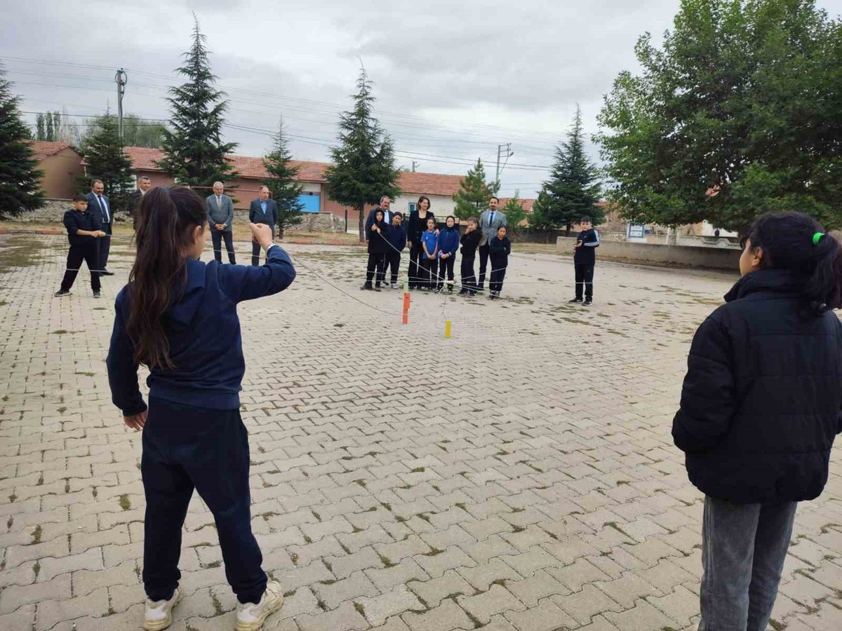 Çayırbaşı Şehit Yaşar Çakır Ortaokulunda bilim ve tarım buluşması