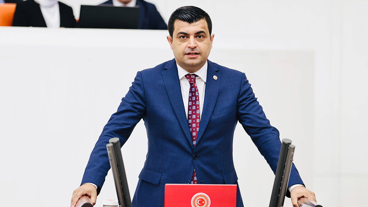 CHP\'li Deniz Demir, genç avukatlar için ruhsat harcında muafiyet teklifi sundu