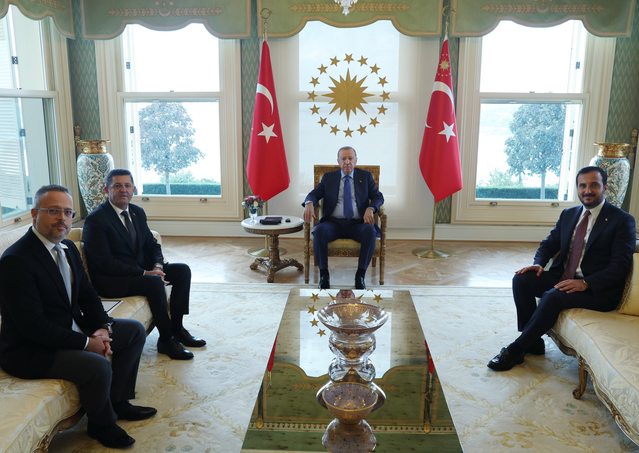 Cumhurbaşkanı Erdoğan, Çekmeköy Belediye Başkanı Çerkez'i kabul etti