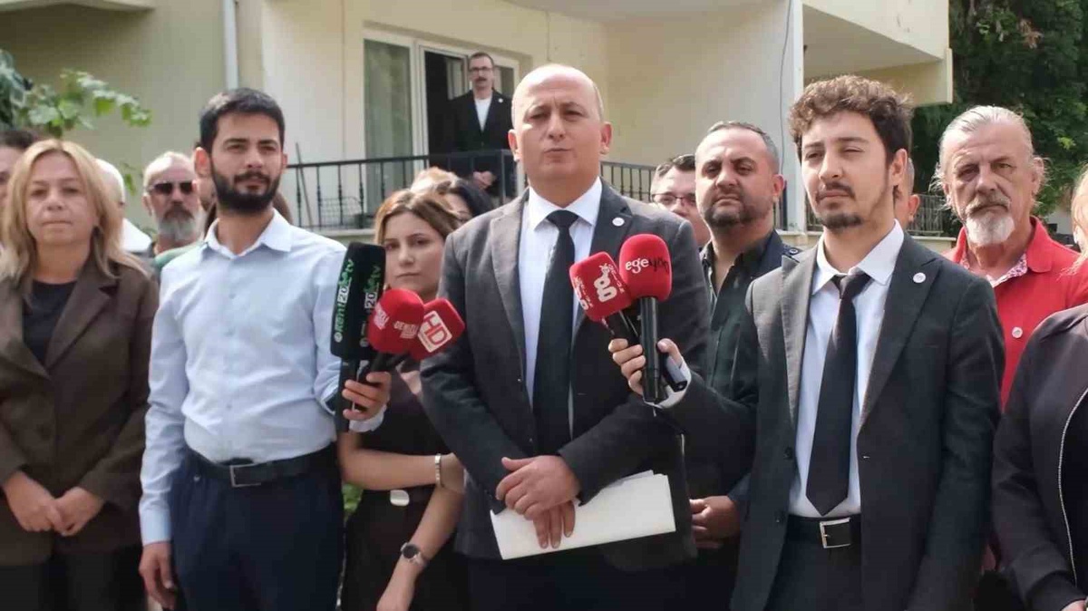 Denizli\'de site yöneticisi, YP İlçe Başkanı Coşkun\'a basın açıklamasında küfretti