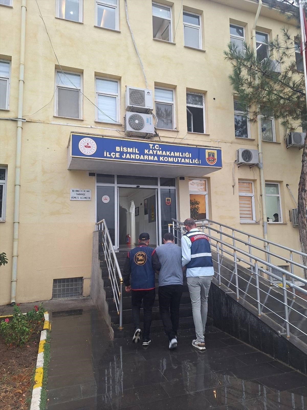 Diyarbakır Bismil\'de 29 yıl 5 ay hapis cezasıyla aranan firari hükümlü yakalandı