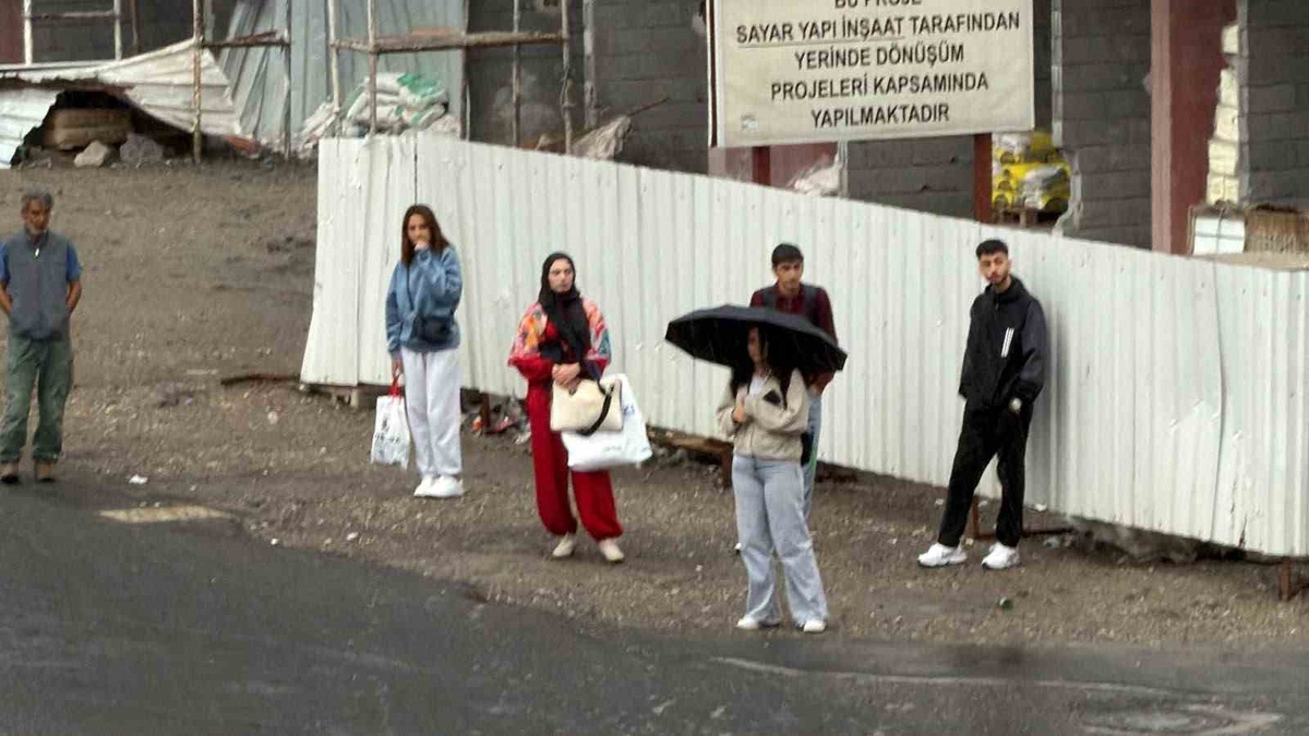 Meteorolojinin uyardığı sağanak Diyarbakır\'da bodrum katlarını su bastı