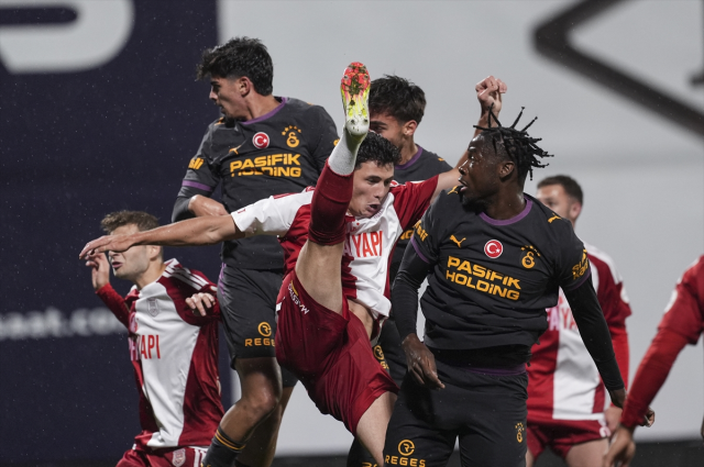 Galatasaray, hazırlık maçında Pendikspor ile 3-3 berabere kaldı