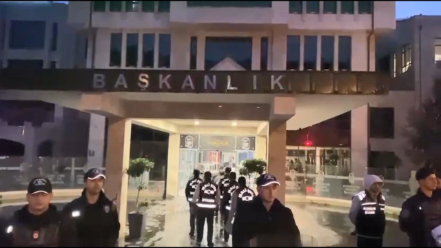 Görüntü ortaya çıktı! İşte Eyüpsultan Belediye Başkanı Özmen'in gözaltına alındığı anlar