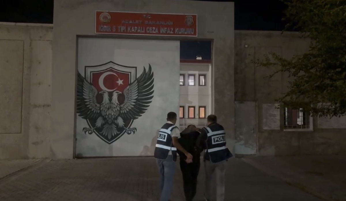 Iğdır\'da hırsızlık suçundan 20 yıl 10 ay 20 gün hapis cezası olan M.P. tutuklandı