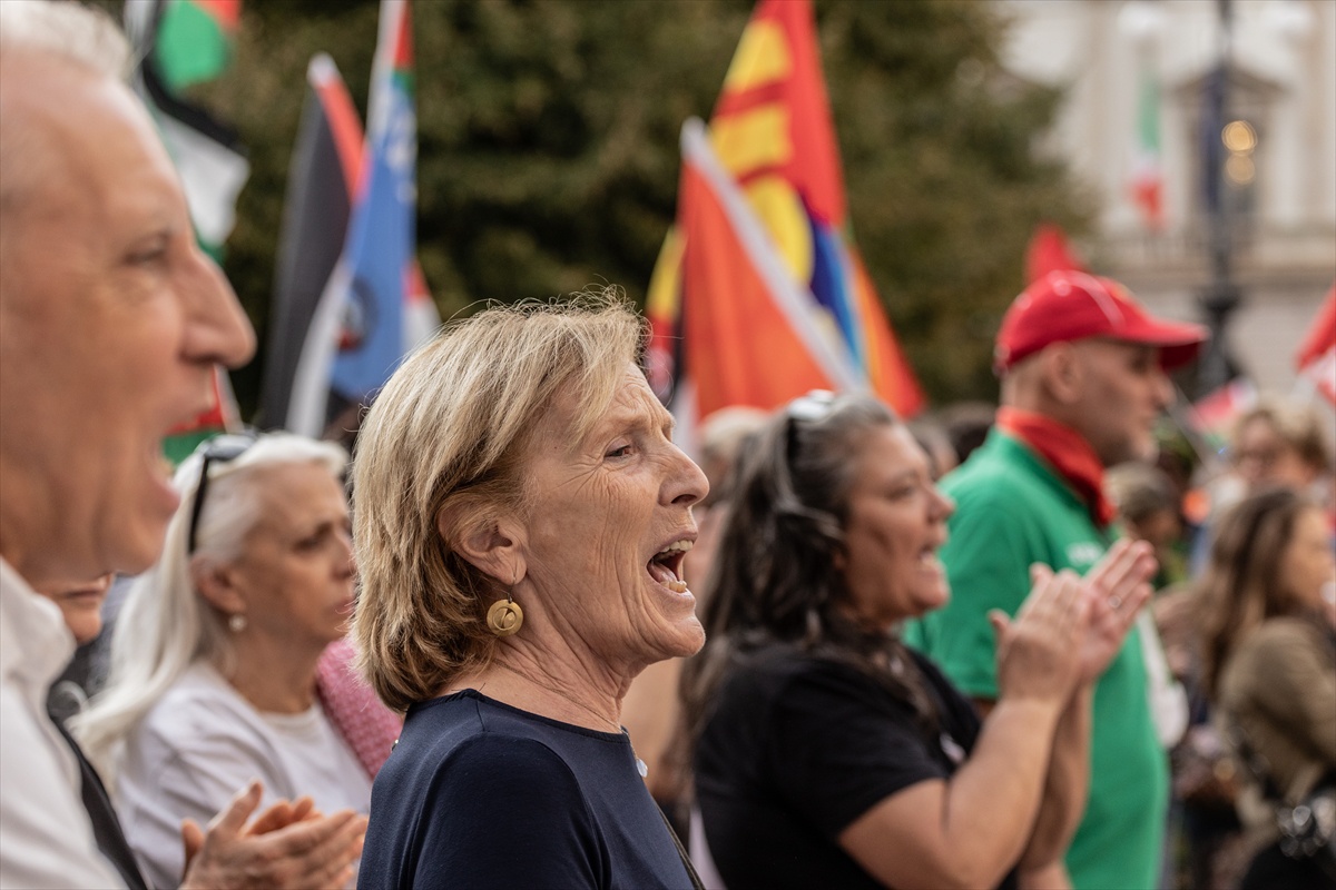 İtalya\'da antisemitizm yasa tasarısı Milano\'da bir kez daha protesto edildi