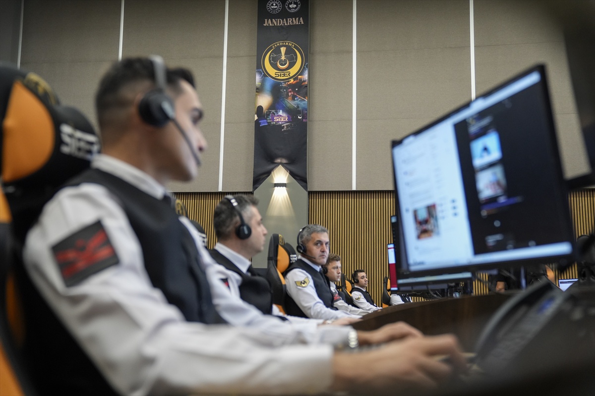 Jandarma, yapay zeka uygulamalarına kişisel bilgi verilmemesi uyarısında bulundu