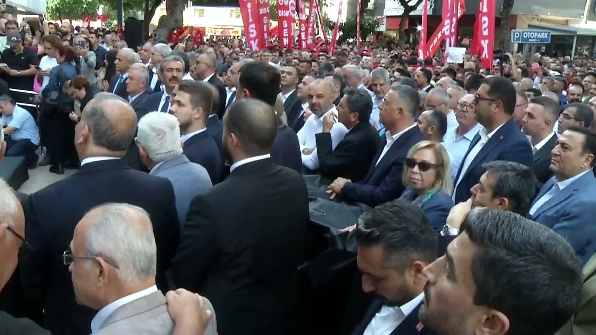 Kılıçdaroğlu, gözaltına alınan Vahap Seçer\'in derhal serbest bırakılmasını istedi
