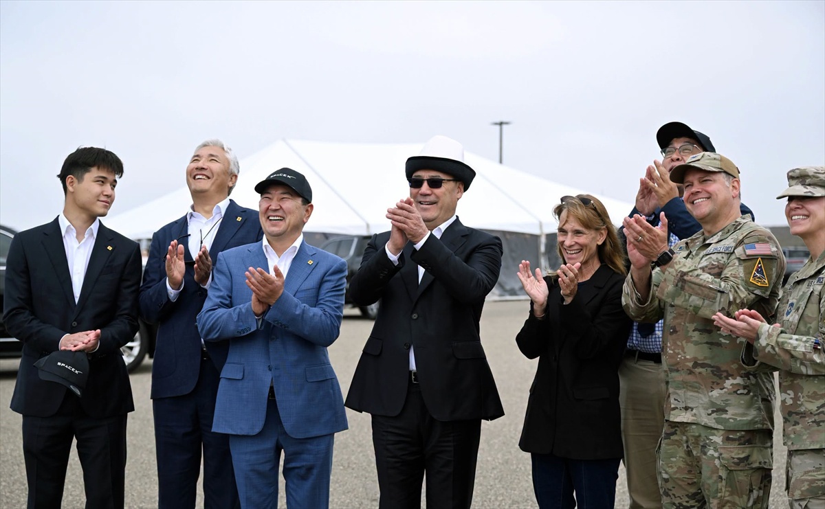 Kırgızistan ilk milli uydusunu ABD\'den SpaceX roketiyle yörüngeye fırlattı