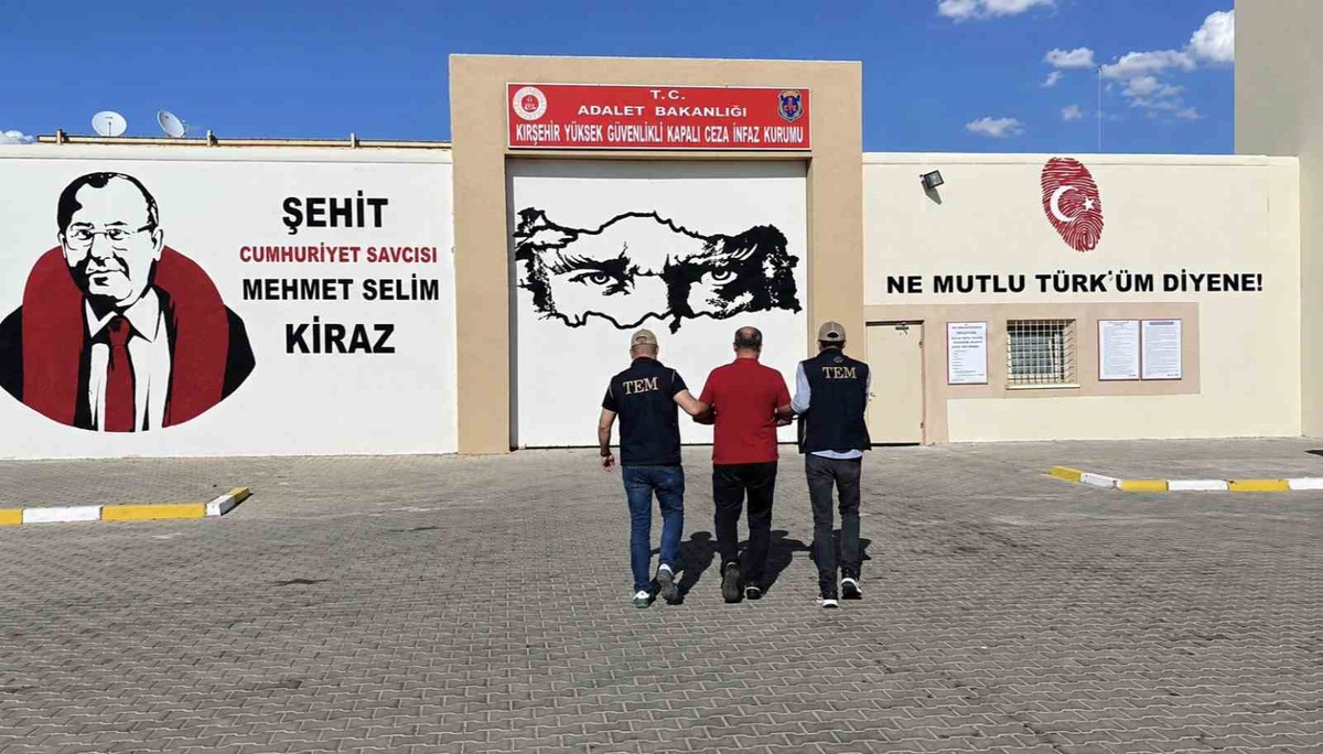 2019\'dan beri aranan FETÖ şüphelisi M.Ç. Kırşehir\'de yakalanıp tutuklandı