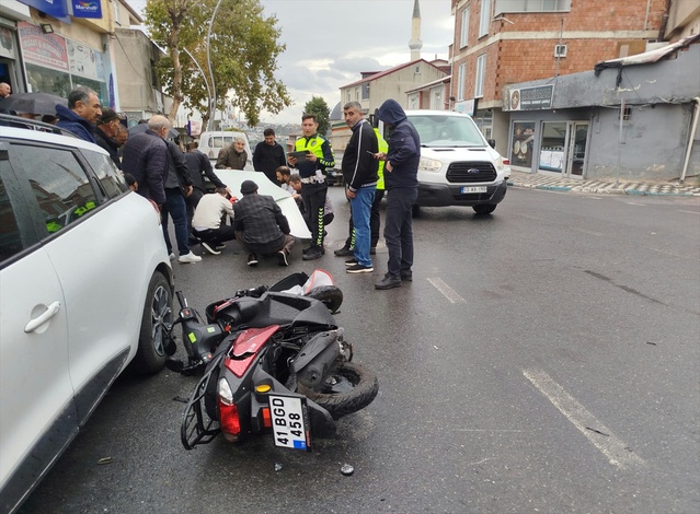 Kocaeli Dilovası'nda devrilen motosikletten yaralanan sürücü hastaneye kaldırıldı