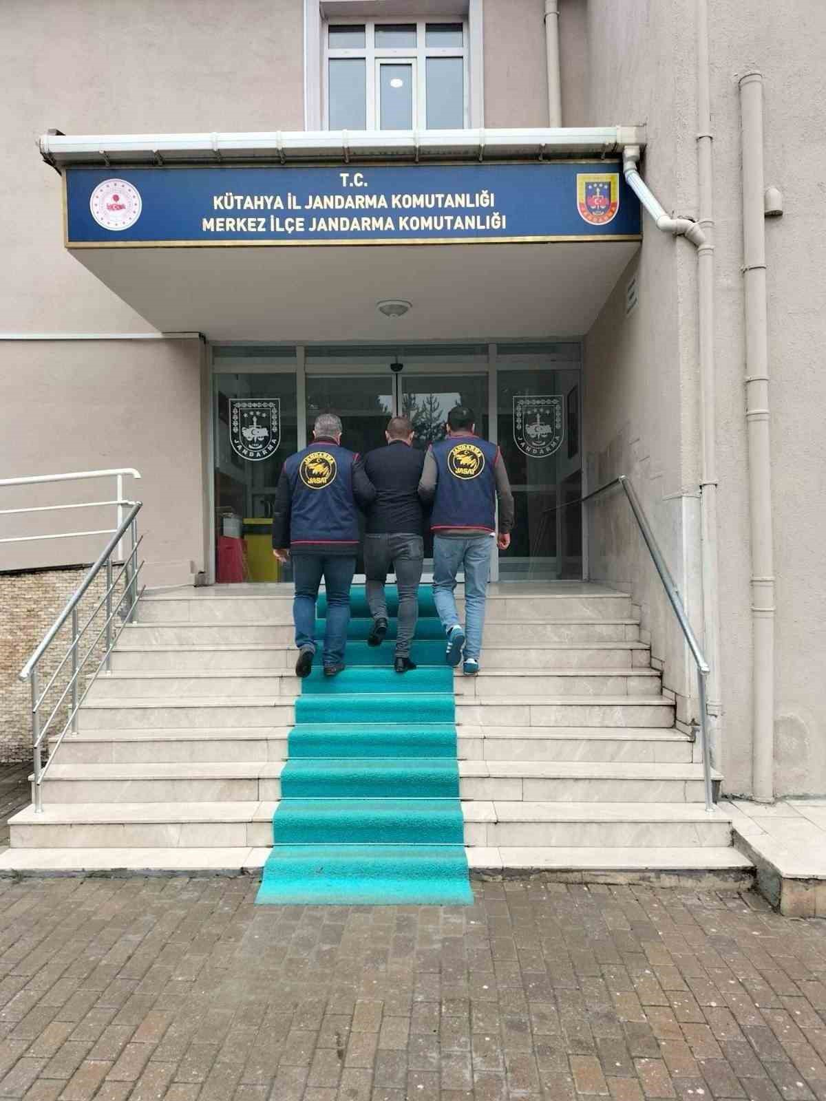 Kütahya\'da jandarmanın eylül çalışmasında aranan 73 şahıs yakalandı, 38\'i tutuklandı