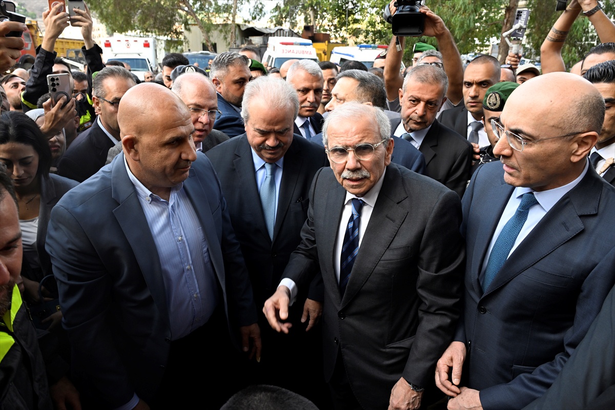 Lübnan Başbakanı Selam, Nebatiye\'de İsrail\'in tamamen çekilmesi için destek istedi