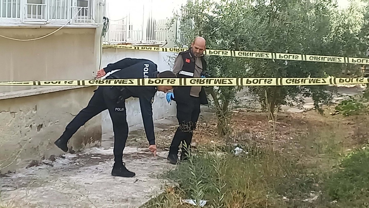 Manisa Şehzadeler\'de balkondan düşen Ramazan İşler\'in hayati tehlikesi sürüyor