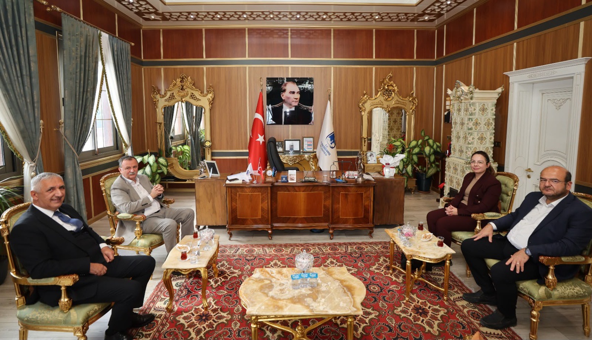 MASKİ Genel Müdürü Kılıç, Şehzadeler ve Yunusemre belediye başkanlarını ziyaret etti