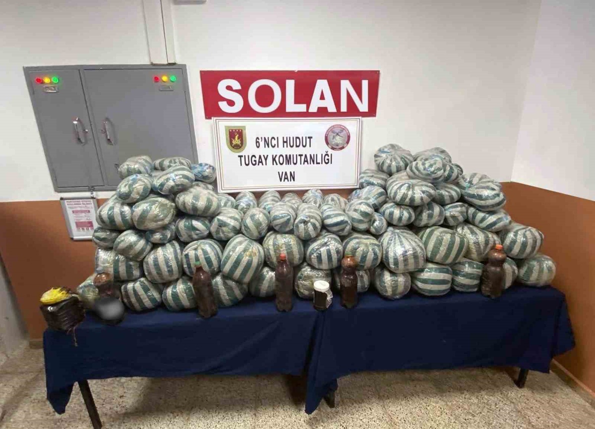 TSK, Van hudut hattında 516 bin 727 gram uyuşturucu madde ele geçirdi