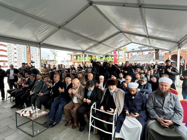 Mustafa Karahasanoğlu Külliyesi dualarla açıldı