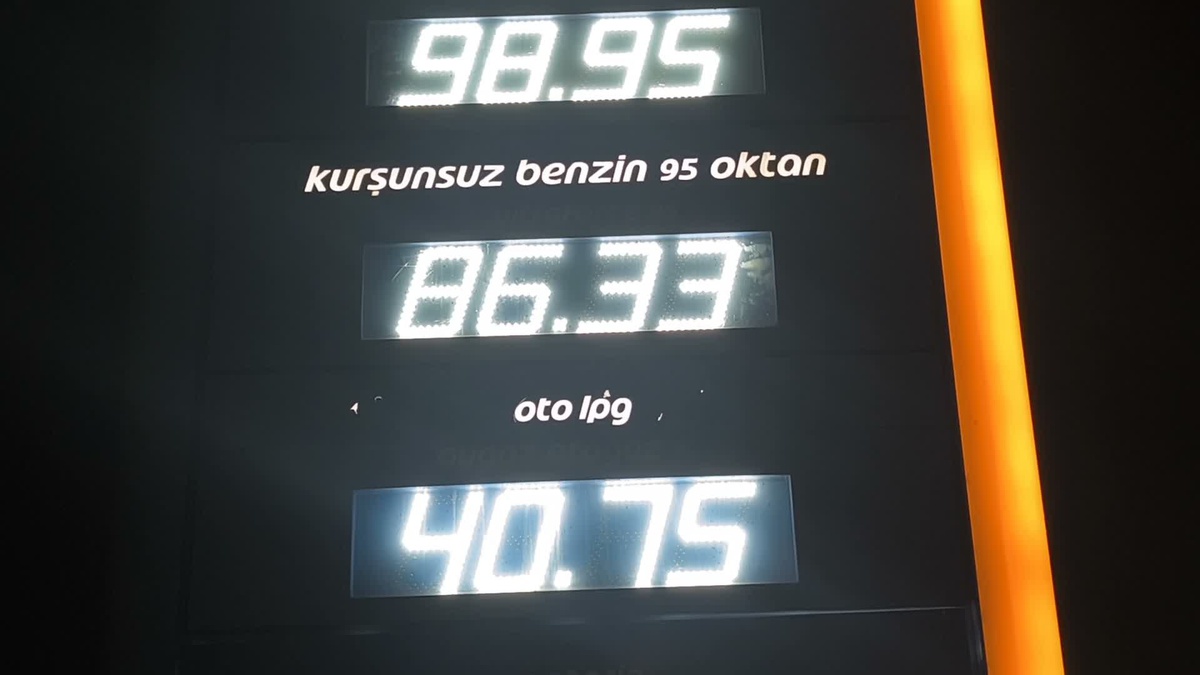 Osmaniye Kadirli\'de otogaza 4 lira 90 kuruş zam vatandaşların tepkisini çekti