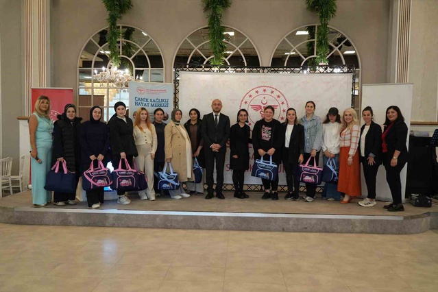 Samsun Canik'te yaklaşık 100 anne adayına normal doğum eğitimi verildi