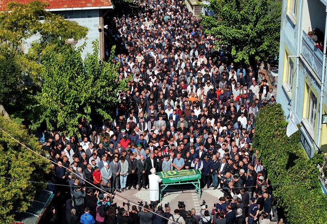 Soma'daki maden göçüğünde yaşamını yitiren Kerim Ören ve Halit Ersay toprağa verildi
