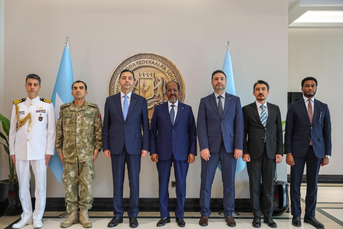 Somali Cumhurbaşkanı Mahmud, Türkiye\'nin Mogadişu Büyükelçisi Alkan\'ı kabul etti